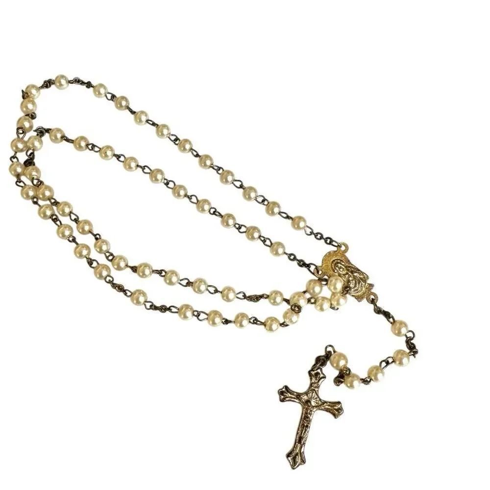 Autora faux pearl rosary